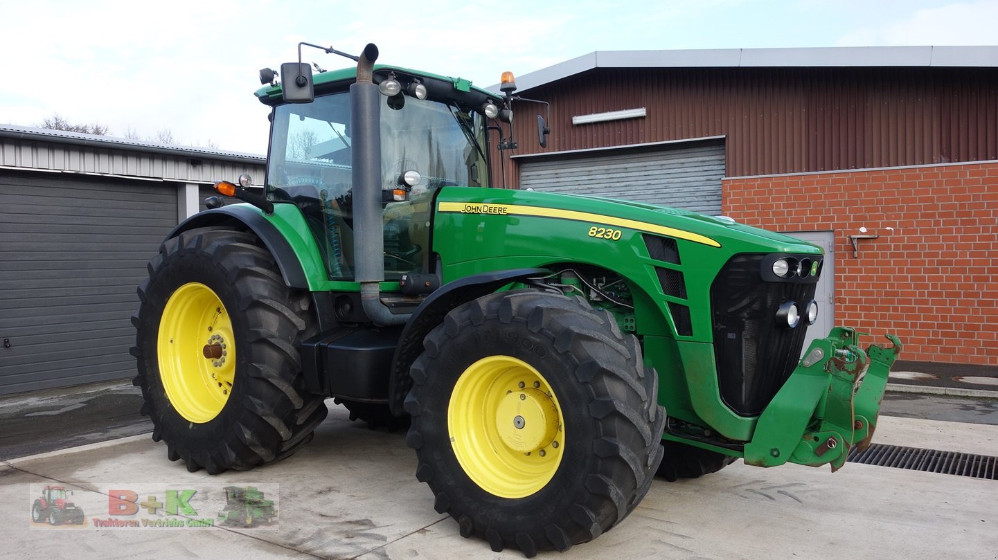 Traktor typu John Deere 8230, Gebrauchtmaschine w Kettenkamp (Zdjęcie 3)