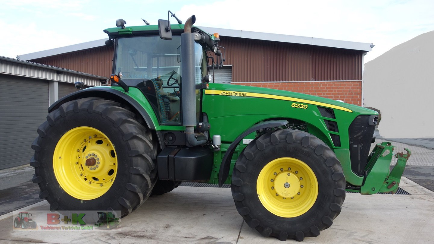 Traktor van het type John Deere 8230, Gebrauchtmaschine in Kettenkamp (Foto 4)