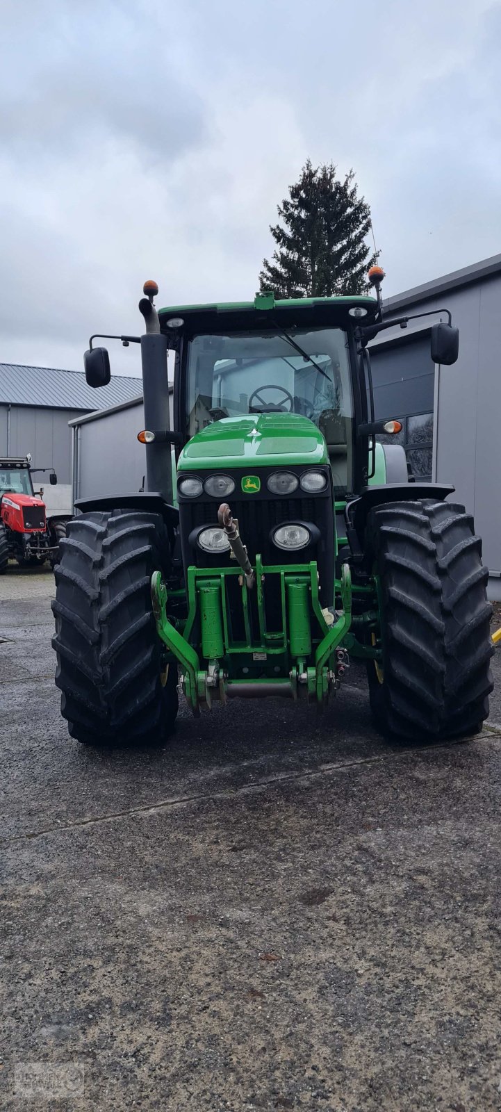 Traktor типа John Deere 8245R Power Shift, Gebrauchtmaschine в Crombach/St.Vith (Фотография 3)