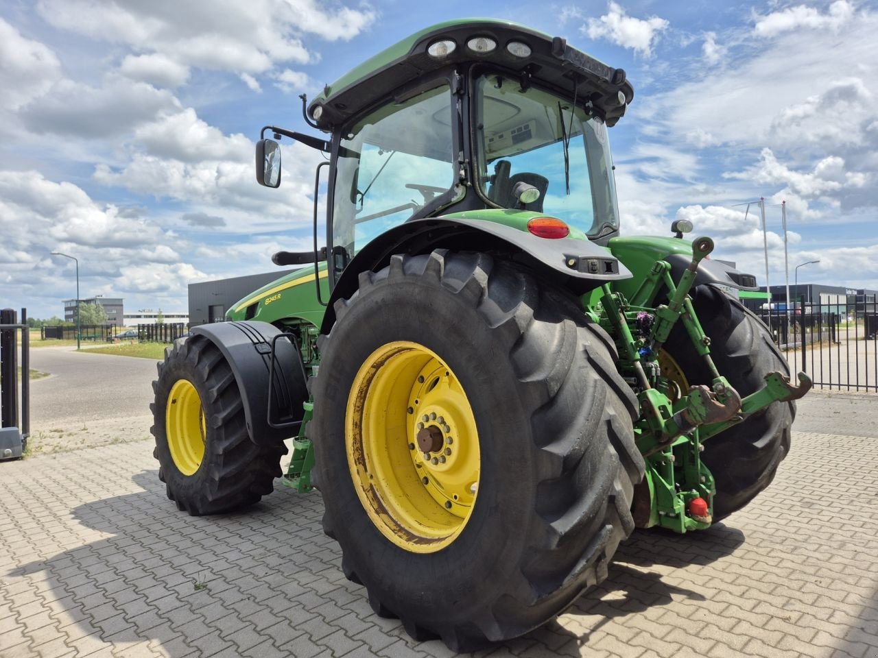 Traktor типа John Deere 8245R, Gebrauchtmaschine в Beek en Donk (Фотография 7)