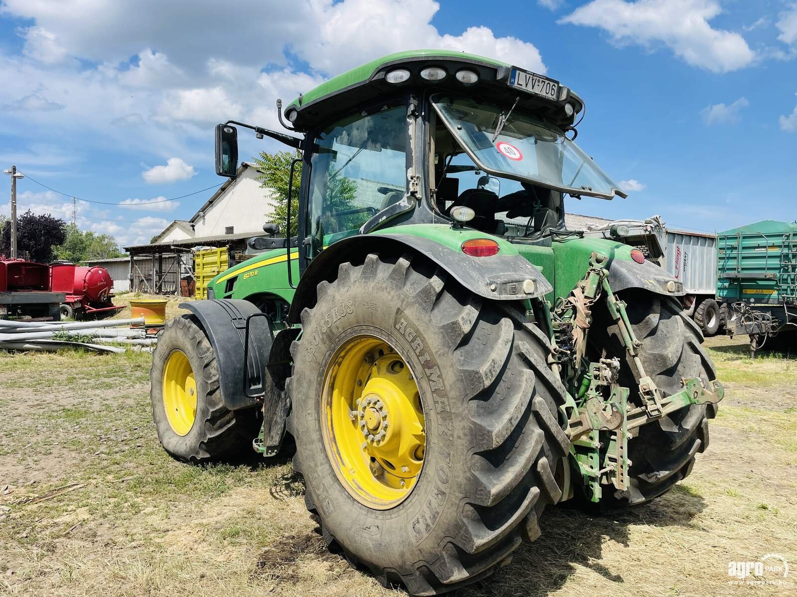 Traktor des Typs John Deere 8270R, Gebrauchtmaschine in Csengele (Bild 3)