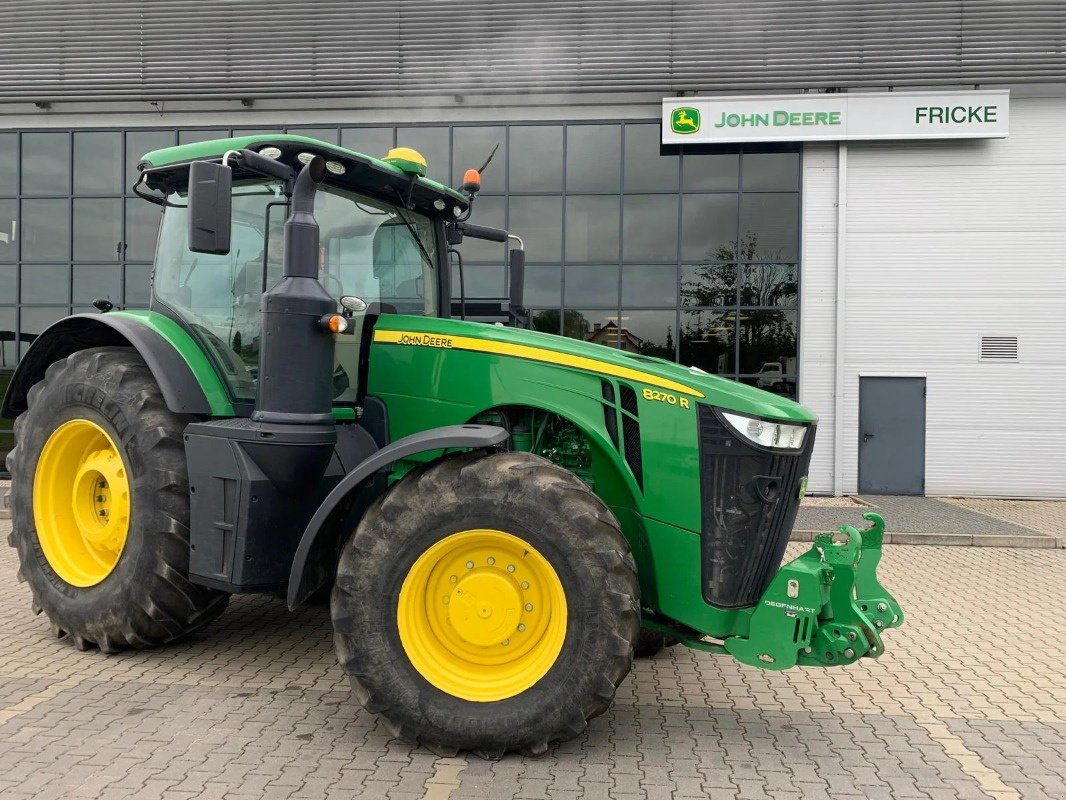 Traktor van het type John Deere 8270R, Gebrauchtmaschine in Mrągowo (Foto 1)