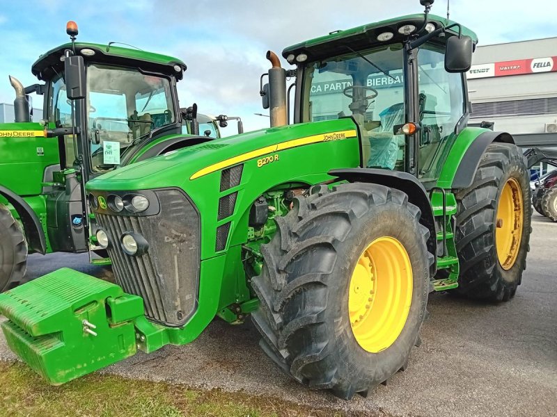 Traktor of the type John Deere 8270R, Gebrauchtmaschine in Sieget in der Wart (Picture 1)