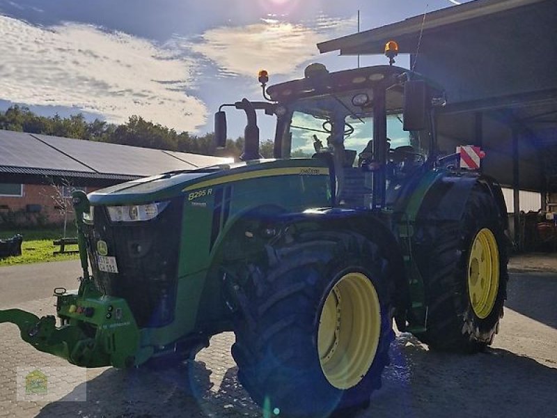 Traktor Türe ait John Deere 8295R E23 *Reifendruckregelanlage*, Gebrauchtmaschine içinde Salsitz