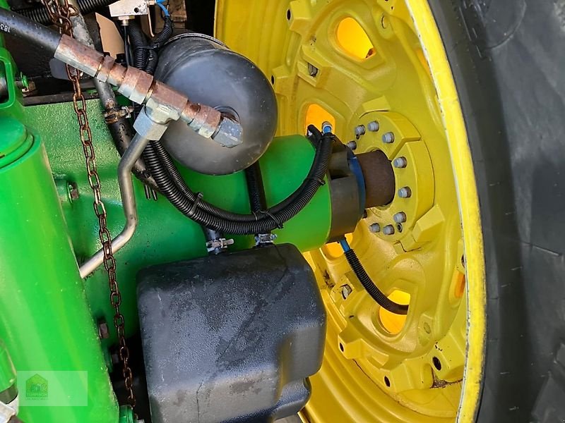 Traktor des Typs John Deere 8295R E23 *Reifendruckregelanlage*, Gebrauchtmaschine in Salsitz (Bild 23)