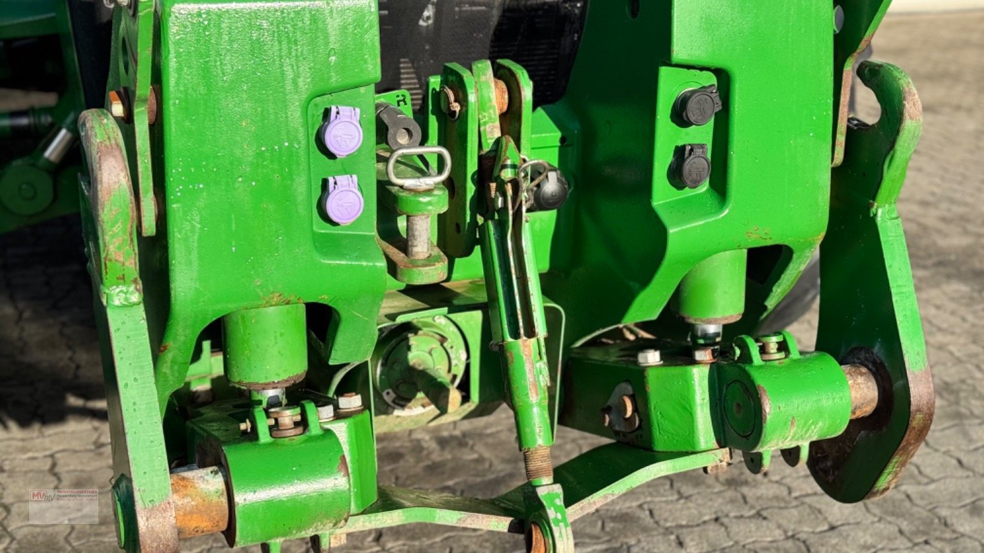 Traktor des Typs John Deere 8295R Front PTO & no AbBlue, Gebrauchtmaschine in Neubrandenburg (Bild 11)