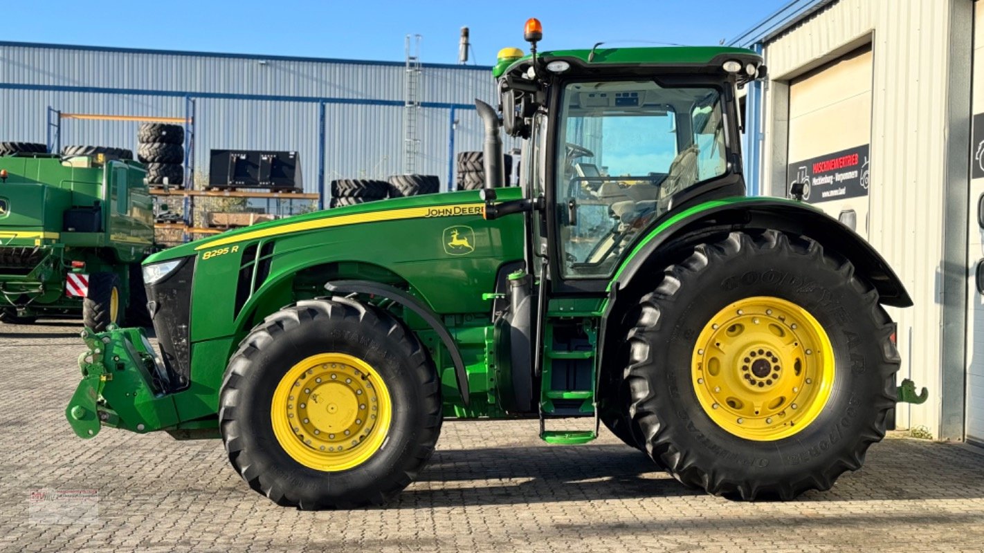 Traktor des Typs John Deere 8295R Front PTO & no AbBlue, Gebrauchtmaschine in Neubrandenburg (Bild 8)