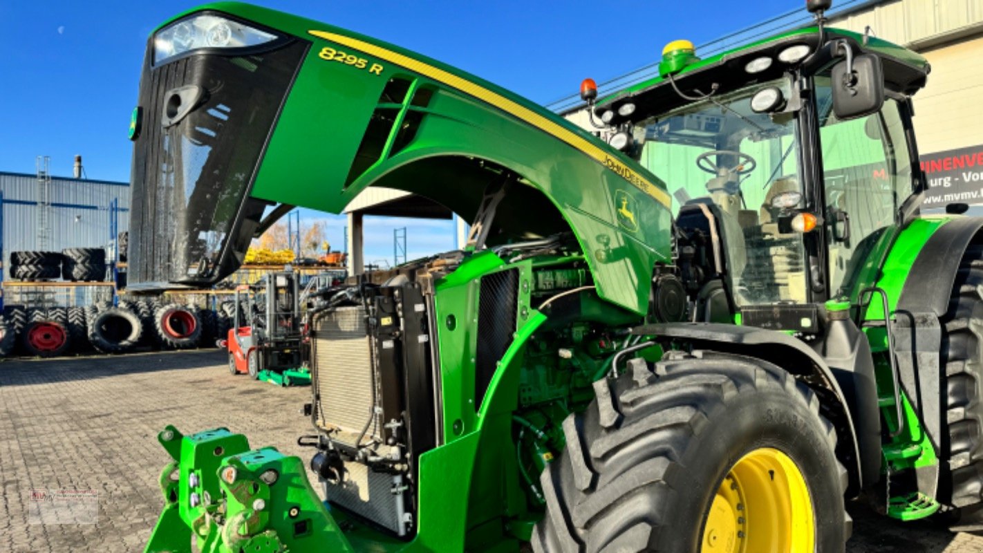 Traktor des Typs John Deere 8295R Front PTO & no AbBlue, Gebrauchtmaschine in Neubrandenburg (Bild 19)