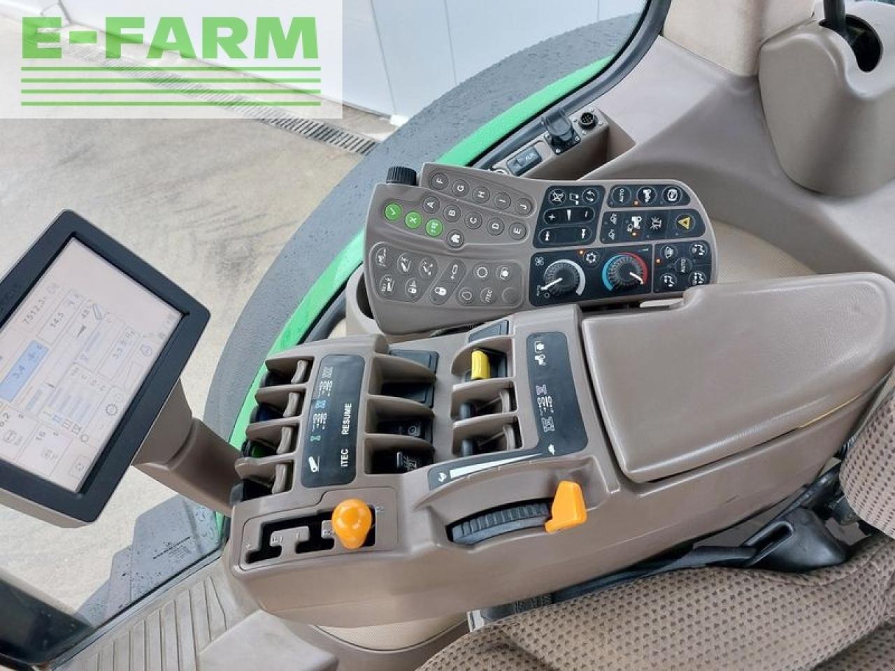 Traktor typu John Deere 8310r, Gebrauchtmaschine v SKARBIMIERZ – OSIEDLE (Obrázek 9)