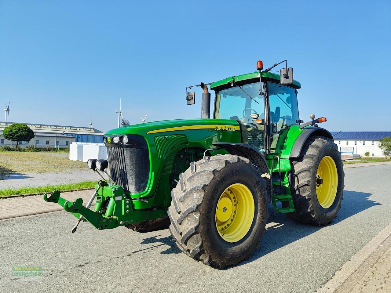 Traktor des Typs John Deere 8320 Power Schift, Gebrauchtmaschine in Büren (Bild 1)