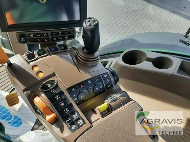 Traktor du type John Deere 8320 R POWERSHIFT E23, Gebrauchtmaschine en Calbe / Saale (Photo 11)