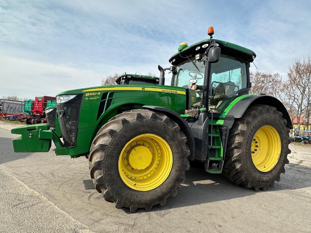 Traktor του τύπου John Deere 8320 R, Gebrauchtmaschine σε Liebenwalde (Φωτογραφία 1)