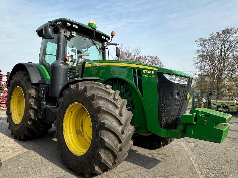 Traktor des Typs John Deere 8320 R, Gebrauchtmaschine in Liebenwalde (Bild 1)