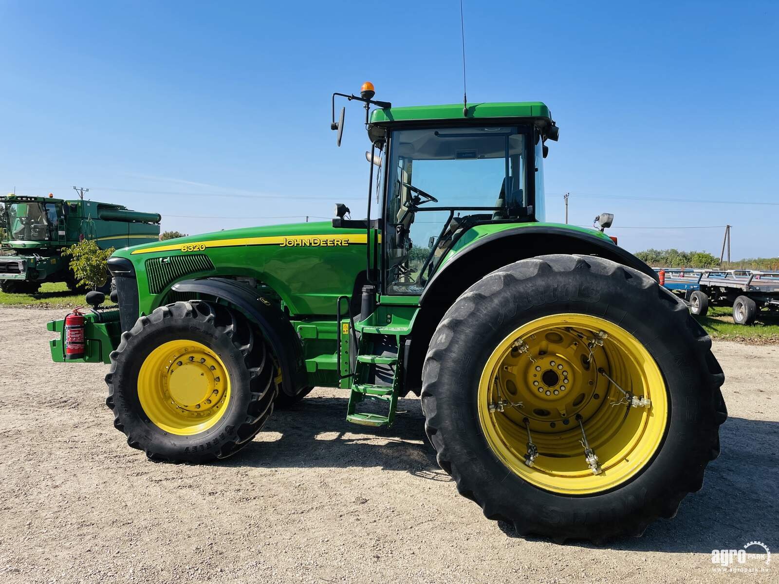 Traktor Türe ait John Deere 8320, Gebrauchtmaschine içinde Csengele (resim 2)