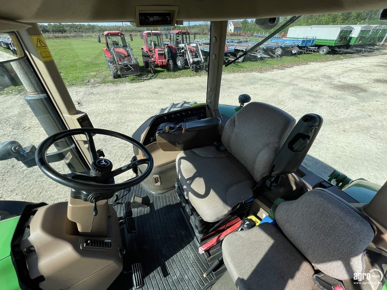 Traktor van het type John Deere 8320, Gebrauchtmaschine in Csengele (Foto 10)