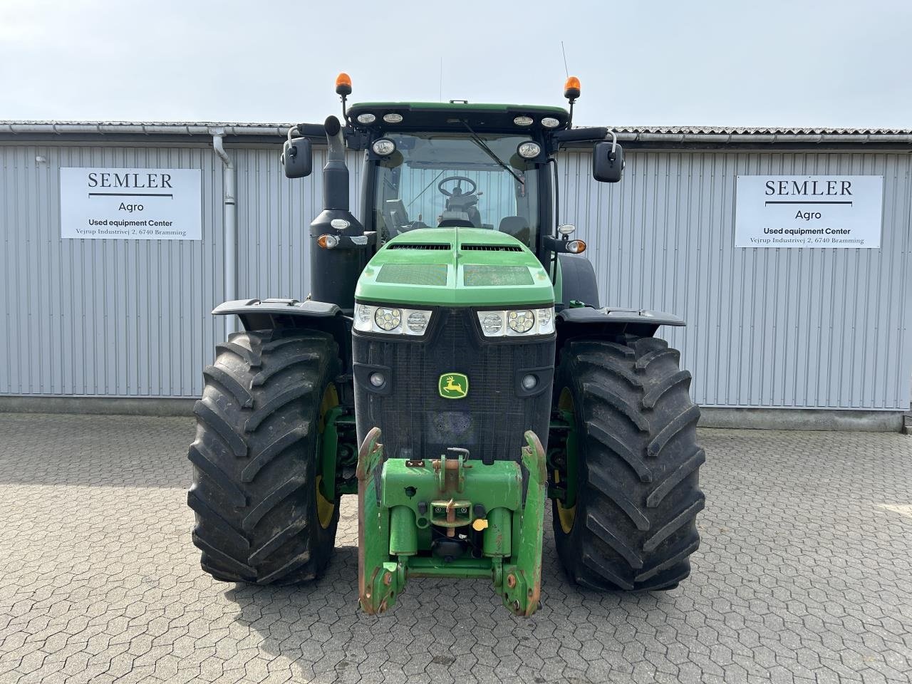 Traktor Türe ait John Deere 8320R, Gebrauchtmaschine içinde Bramming (resim 2)