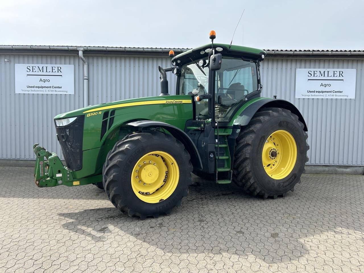 Traktor Türe ait John Deere 8320R, Gebrauchtmaschine içinde Bramming (resim 1)