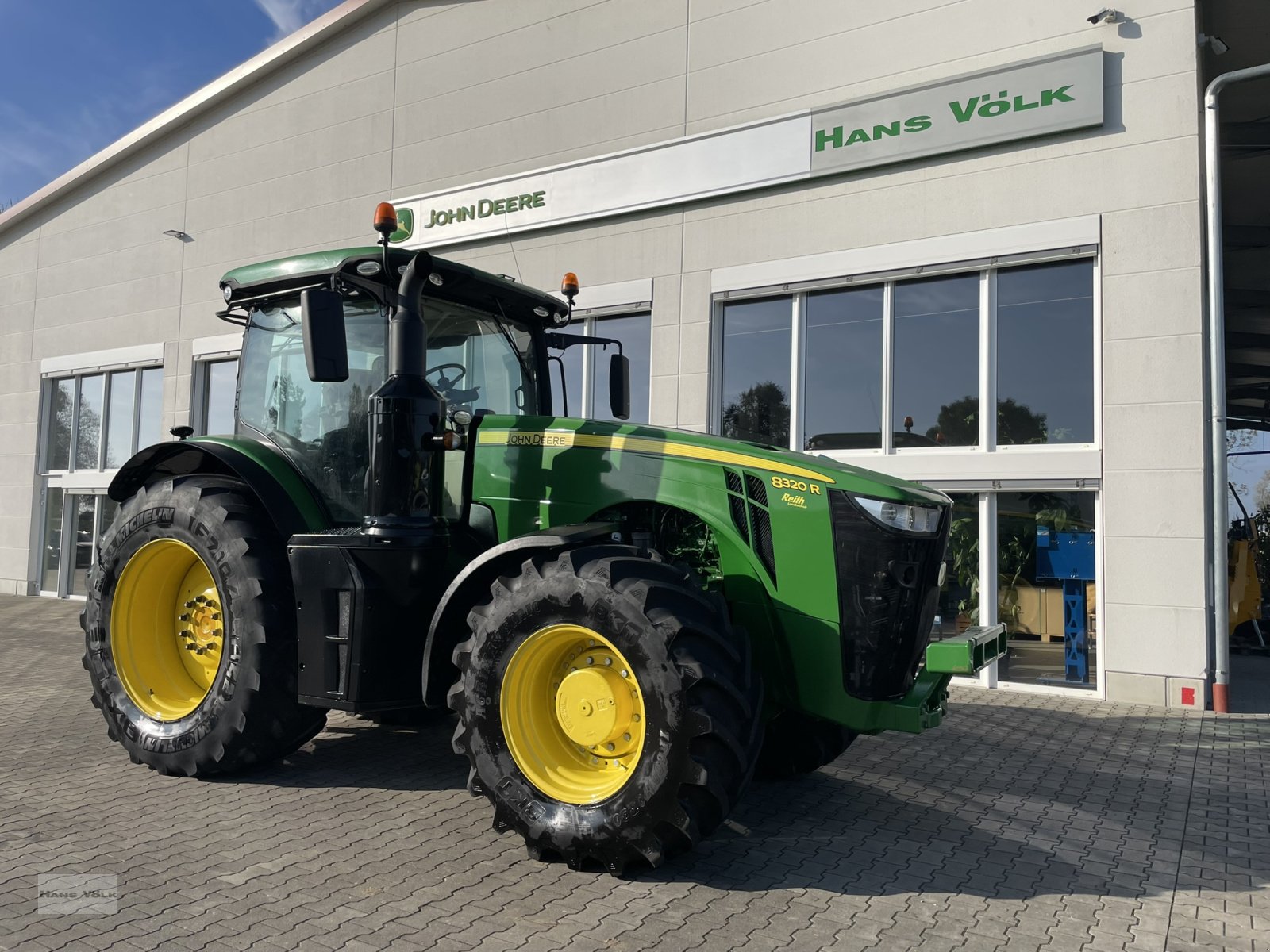 Traktor des Typs John Deere 8320R, Gebrauchtmaschine in Eching (Bild 2)