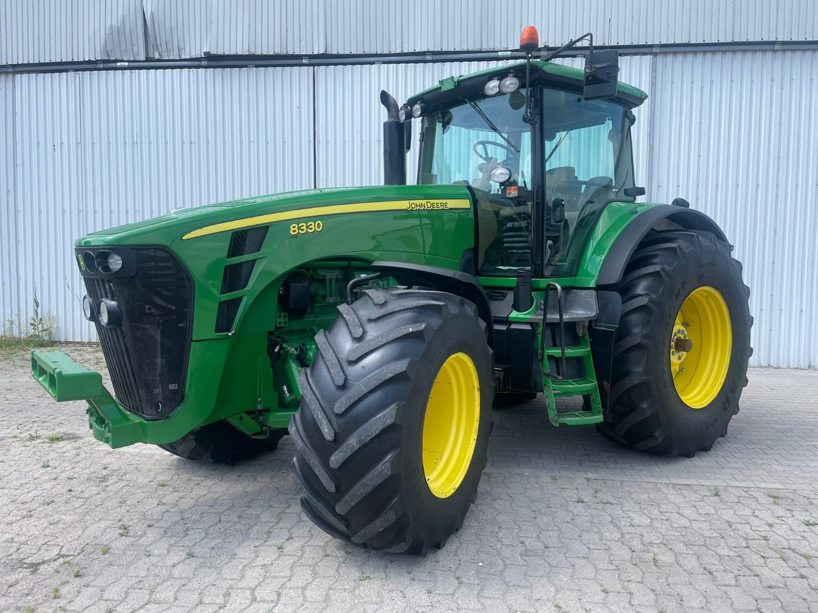 Traktor от тип John Deere 8330 Power Shift, Gebrauchtmaschine в Dinklage (Снимка 10)