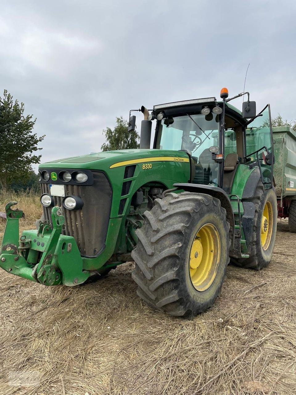 Traktor Türe ait John Deere 8330, Gebrauchtmaschine içinde Prenzlau (resim 2)