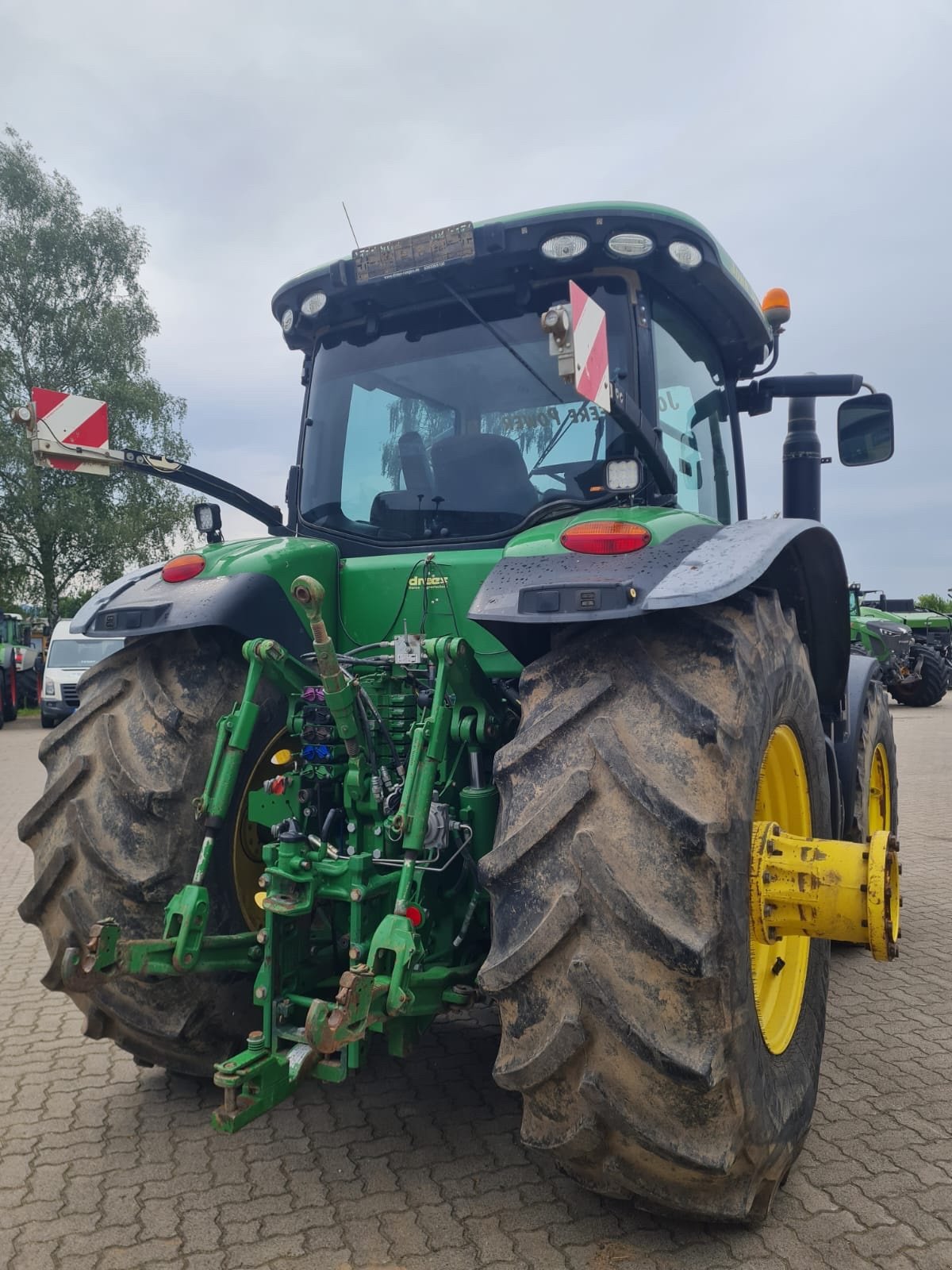 Traktor des Typs John Deere 8335 R, Gebrauchtmaschine in Thürkow (Bild 4)