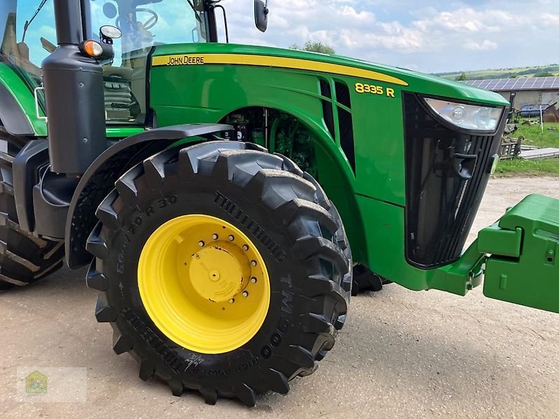 Traktor of the type John Deere 8335R Powr Shift *Motor und Räder neu*, Gebrauchtmaschine in Salsitz (Picture 11)