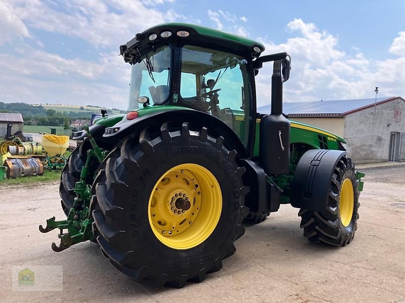 Traktor of the type John Deere 8335R Powr Shift *Motor und Räder neu*, Gebrauchtmaschine in Salsitz (Picture 21)