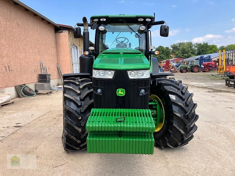 Traktor of the type John Deere 8335R Powr Shift *Motor und Räder neu*, Gebrauchtmaschine in Salsitz (Picture 8)