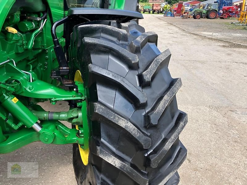 Traktor des Typs John Deere 8335R Powr Shift *Motor und Räder neu*, Gebrauchtmaschine in Salsitz (Bild 7)