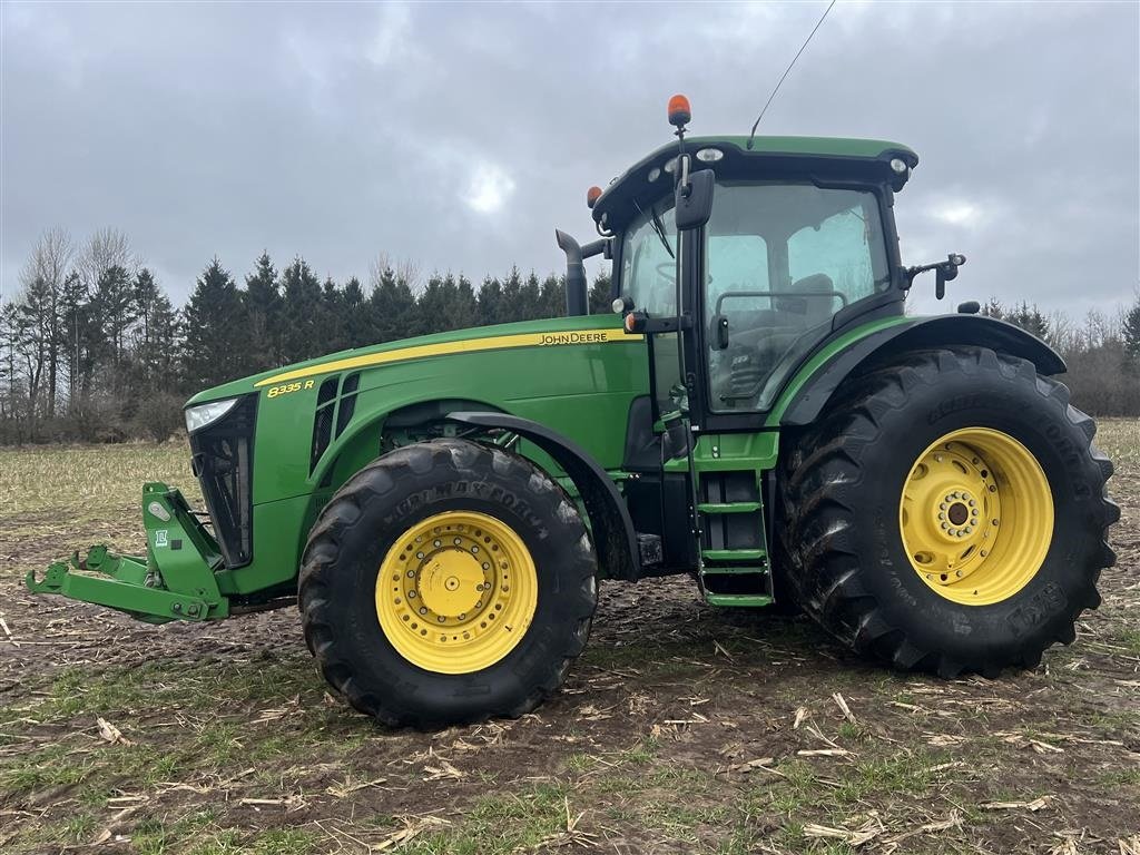 Traktor от тип John Deere 8335R, Gebrauchtmaschine в Tønder (Снимка 2)