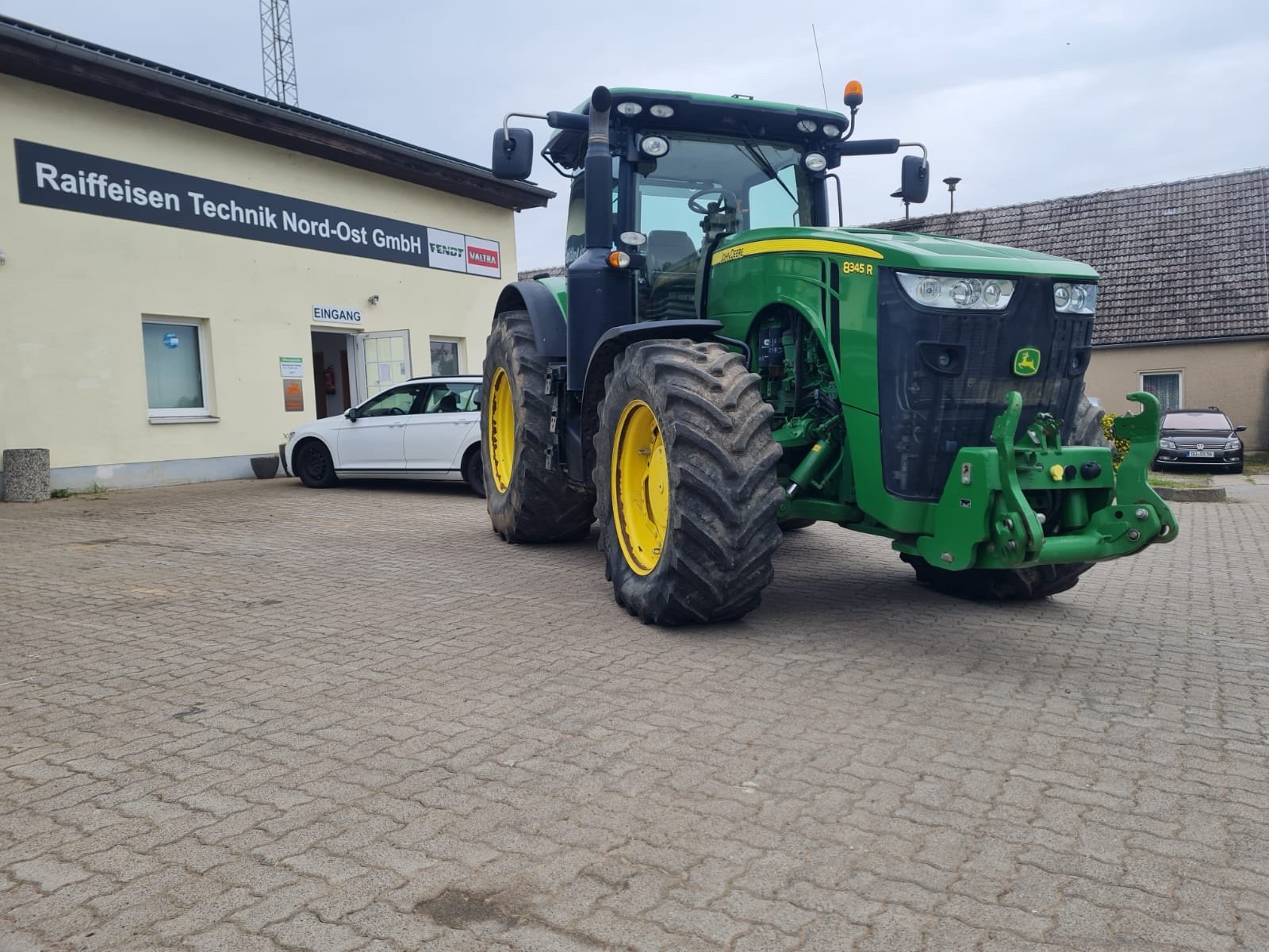 Traktor des Typs John Deere 8345 R, Gebrauchtmaschine in Thürkow (Bild 4)