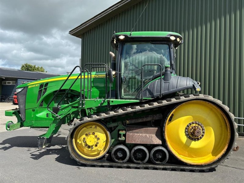 Traktor del tipo John Deere 8345 RT med bælter Dansk maskine. Nye bælter. Renoveret undervogn. Kører rigtigt godt. Rigtig fin og velholdt. Passet med service hos JD Felsted. Ring til Ulrik på 40255544. Jeg snakker Jysk, tysk og engelsk., Gebrauchtmaschine en Kolding (Imagen 1)