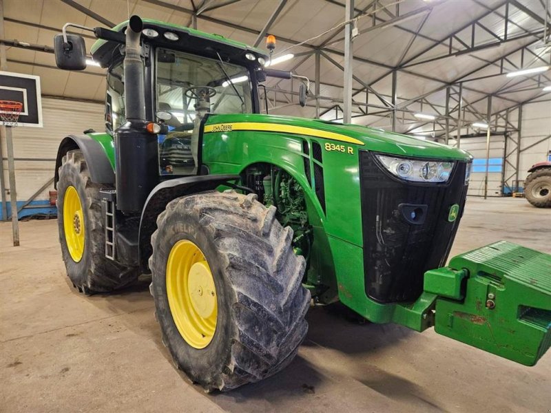 Traktor του τύπου John Deere 8345R Velholdt 1 ejers traktor med StarFire 3000. AutoTrack. Tvillingehjul. Uden AdBlue. Ring til Ulrik på 0045-40255544. Jeg snakker Jysk., Gebrauchtmaschine σε Kolding (Φωτογραφία 1)