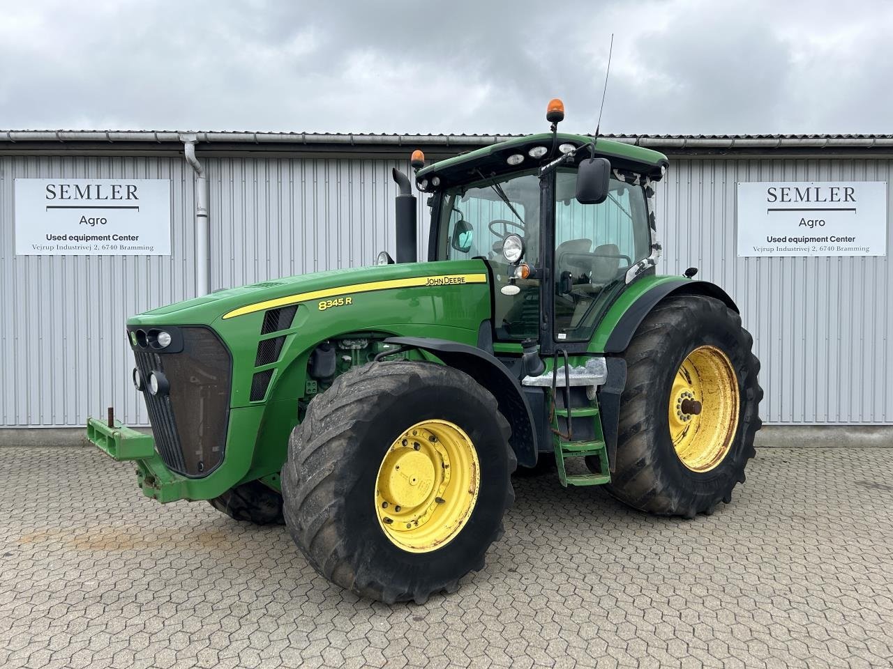 Traktor of the type John Deere 8345R, Gebrauchtmaschine in Bramming (Picture 1)