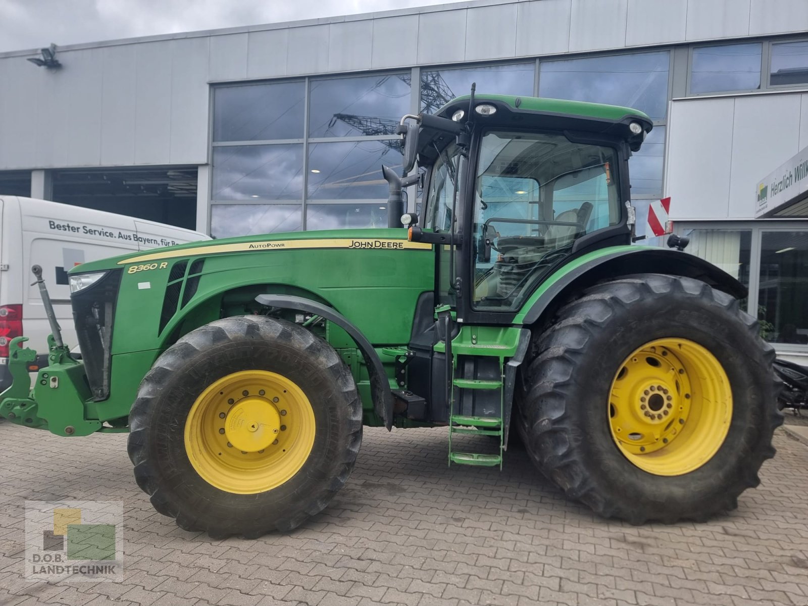 Traktor van het type John Deere 8360 R, Gebrauchtmaschine in Regensburg (Foto 3)