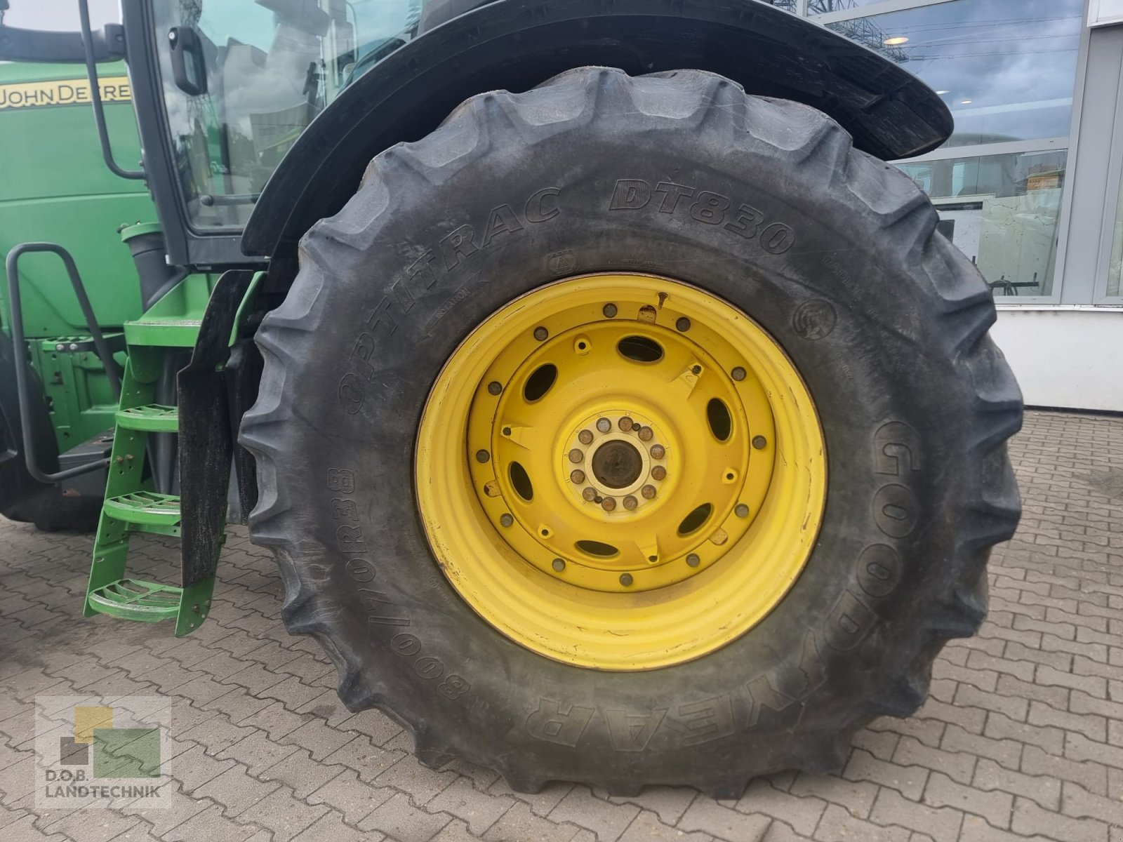 Traktor от тип John Deere 8360 R, Gebrauchtmaschine в Regensburg (Снимка 12)