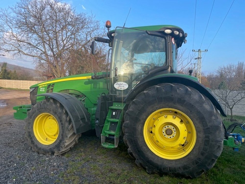 Traktor του τύπου John Deere 8370 R, Gebrauchtmaschine σε Praha (Φωτογραφία 2)