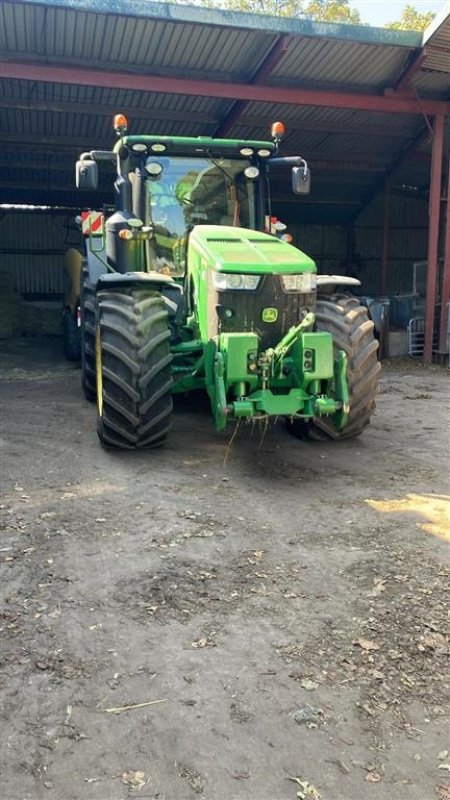 Traktor of the type John Deere 8370R Auto Trac ready. Front lift. Auto Power. TLS. Ring til Ulrik på 40255544. Jeg snakker Jysk, tysk og engelsk., Gebrauchtmaschine in Kolding (Picture 1)