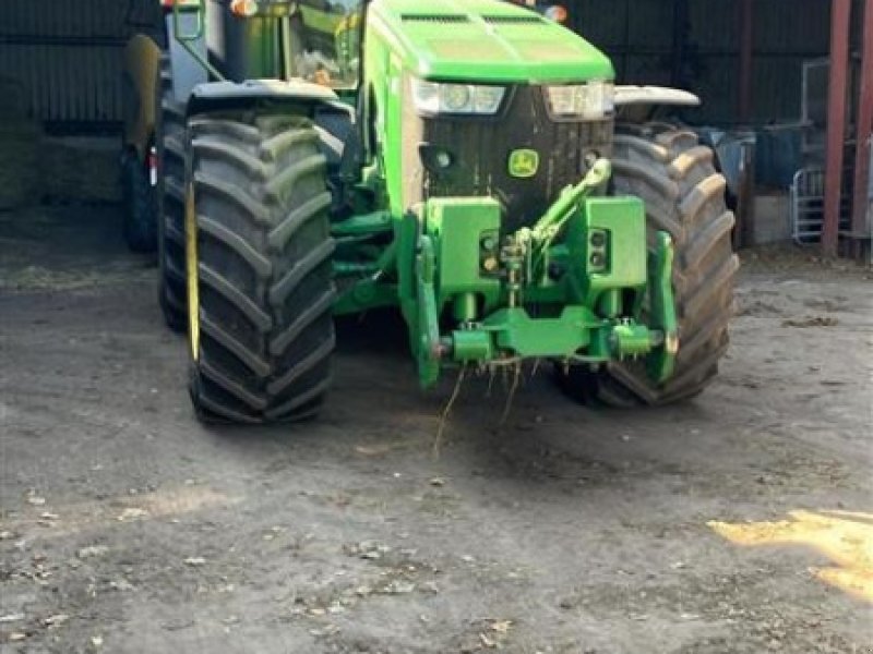 Traktor of the type John Deere 8370R Auto Trac ready. Front lift. Auto Power. TLS. Ring til Ulrik på 40255544. Jeg snakker Jysk, tysk og engelsk., Gebrauchtmaschine in Kolding