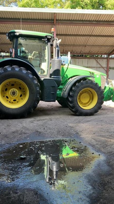 Traktor of the type John Deere 8370R Auto Trac ready. Front lift. Auto Power. TLS. Ring til Ulrik på 40255544. Jeg snakker Jysk, tysk og engelsk., Gebrauchtmaschine in Kolding (Picture 2)