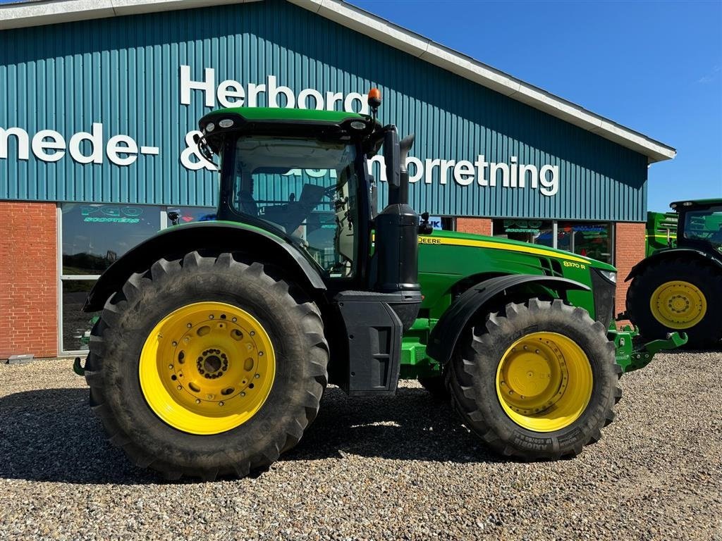 Traktor Türe ait John Deere 8370R, FRONTLIFT, Gebrauchtmaschine içinde Videbæk (resim 2)