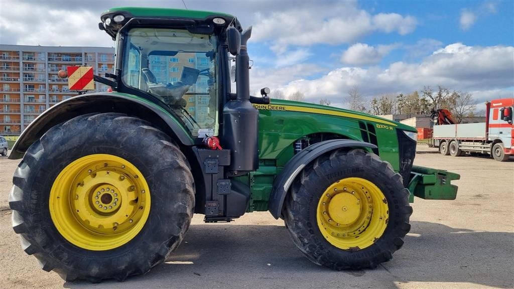 Traktor des Typs John Deere 8370R GPS klar. Stor monitor 4600 ( 10" ). Luftbremser. AutoPower. Ring til Ulrik på +45-40255544. Jeg snakker Jysk., Gebrauchtmaschine in Kolding (Bild 2)