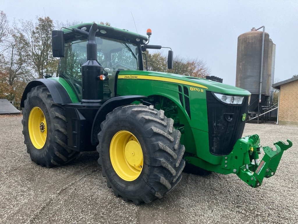 Traktor des Typs John Deere 8370R Premium, Gebrauchtmaschine in Aabenraa (Bild 2)