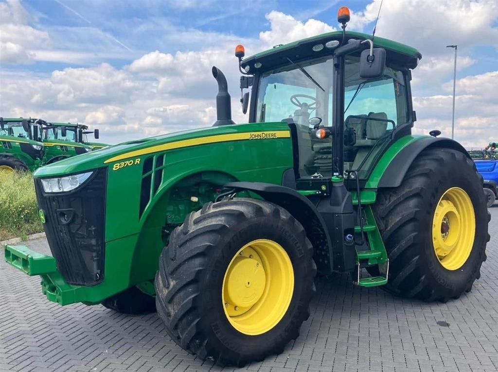 Traktor del tipo John Deere 8370R Ultimate Editon med alt udstyr. GPS AutoTrac. Sektionskontrol. Ring til Ulrik på 0045-40255544. Jeg snakkker Jysk, tysk og engelsk., Gebrauchtmaschine In Kolding (Immagine 1)