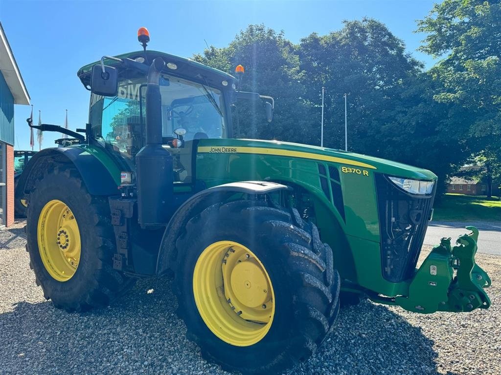 Traktor des Typs John Deere 8370R, Gebrauchtmaschine in Videbæk (Bild 2)