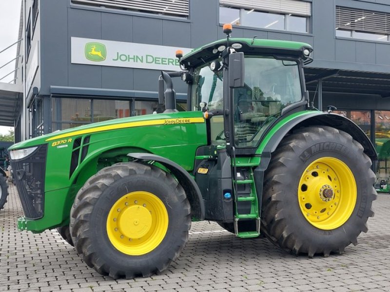 Traktor des Typs John Deere 8370R, Gebrauchtmaschine in Ersingen (Bild 1)