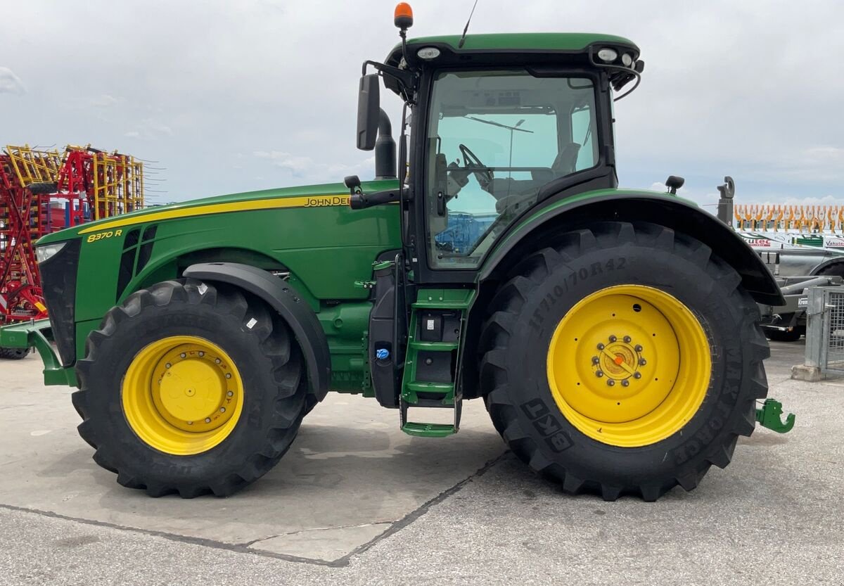 Traktor des Typs John Deere 8370R, Gebrauchtmaschine in Zwettl (Bild 8)