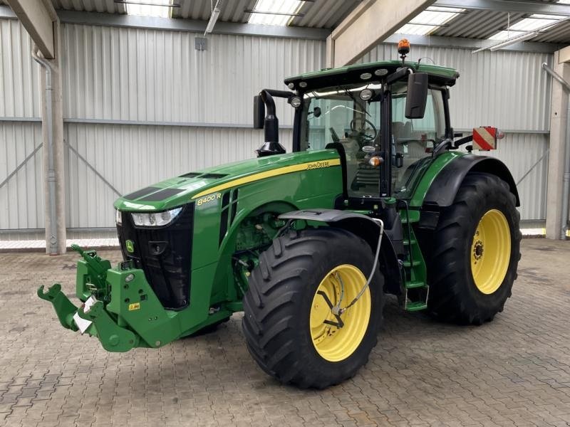 Traktor типа John Deere 8400R E23. GPS, AutoTrac. Ring til Ulrik for mere info på 40255544. Jeg snakker Jysk, tysk og engelsk., Gebrauchtmaschine в Kolding (Фотография 1)