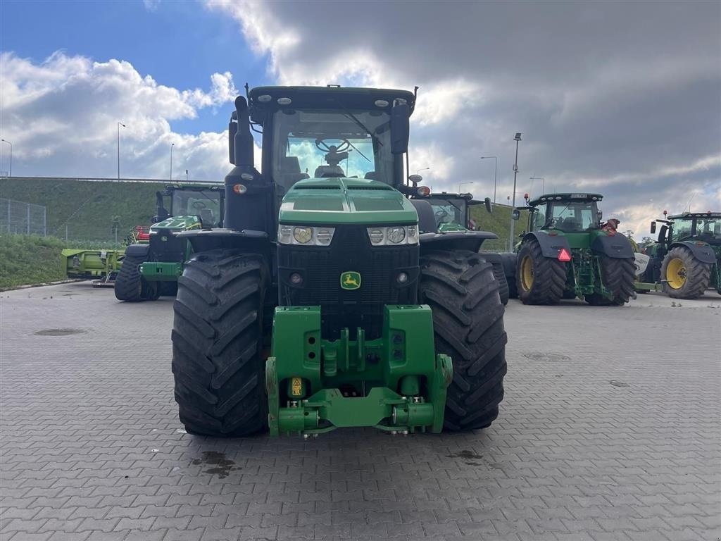 Traktor typu John Deere 8400R Se lige prisen. Ultimate Edition. E23. Vi giver 50 timers reklamationsret i DK!!! Front lift. Luftbremser. 50 km/t. AutoSteer., Gebrauchtmaschine v Kolding (Obrázok 3)