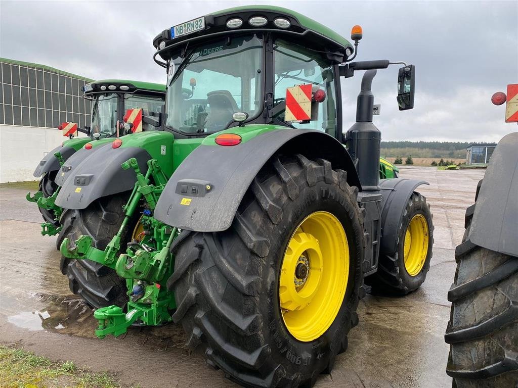 Traktor типа John Deere 8400R SOLGT!!! 2020. E23. Starfire GPS. Ultimate Edition. Front lift. Alle service passet hos John Deere. Ring til Ulrik på 40255544. Jeg snakker Jysk., Gebrauchtmaschine в Kolding (Фотография 4)